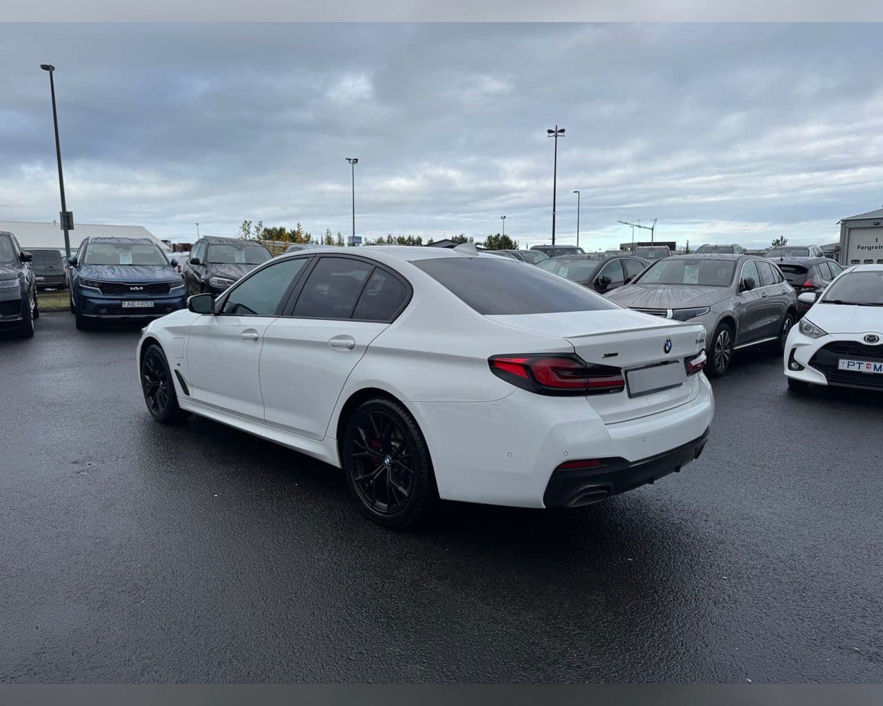 2021 BMW 5 Series 545e xDrive