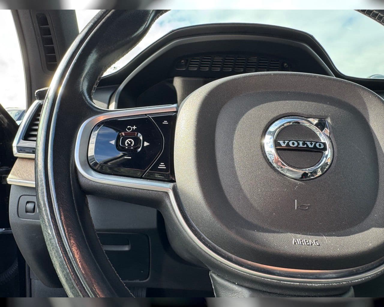 2017 Volvo XC90