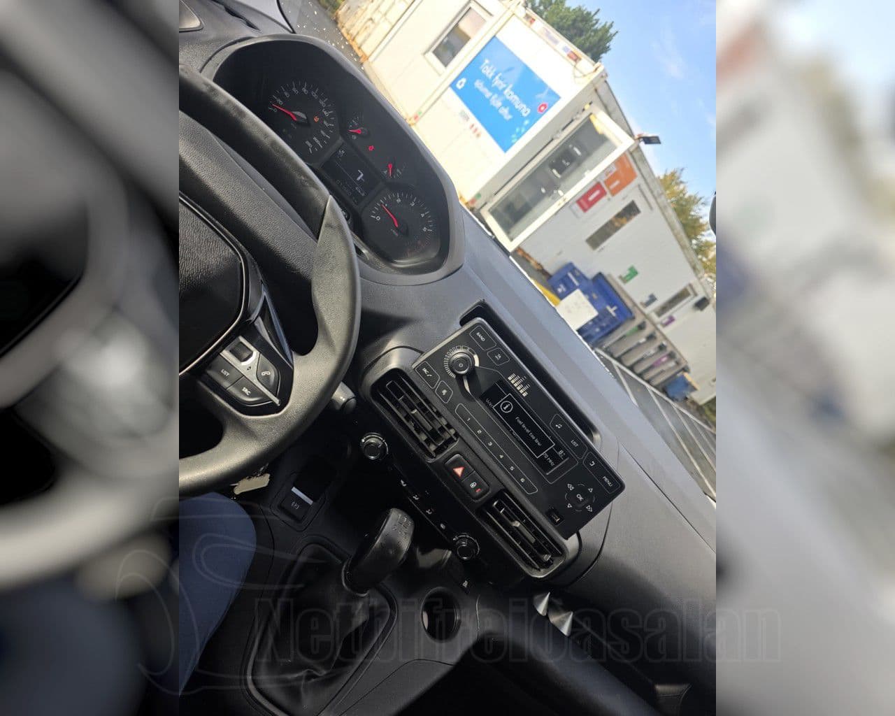 2021 Peugeot Partner