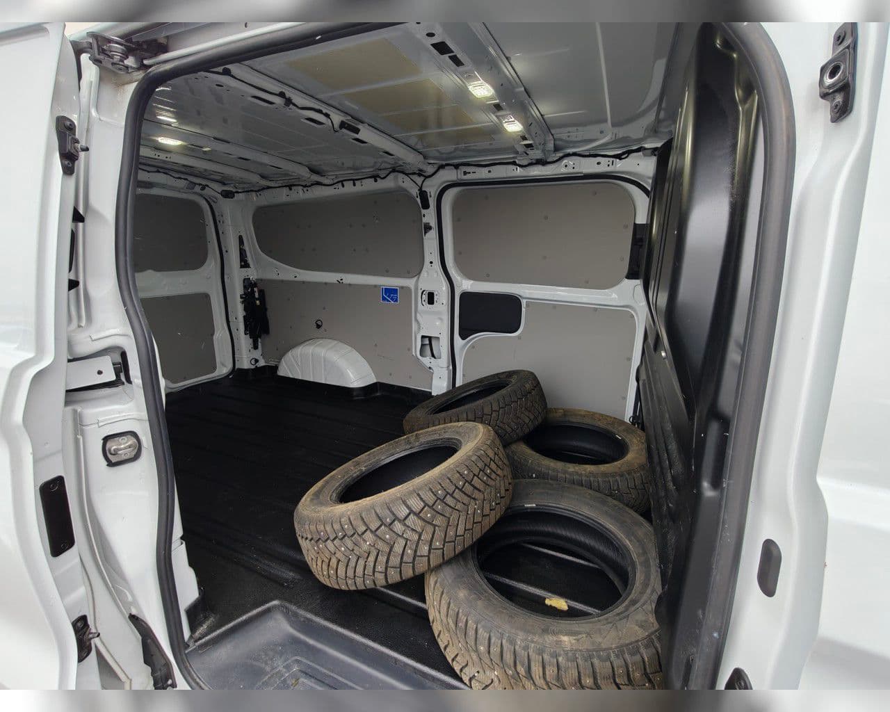 2025 Ford Transit Custom