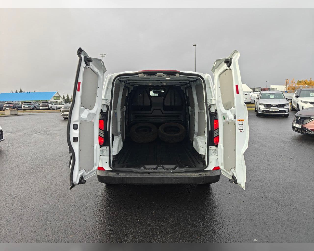 2025 Ford Transit Custom