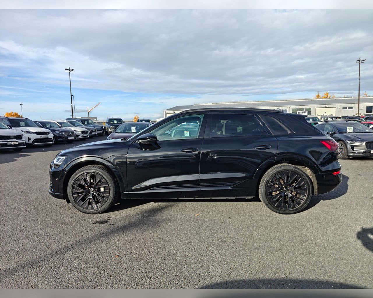 2023 Audi Q8