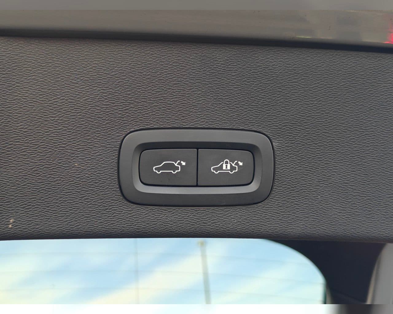 2024 Volvo C40