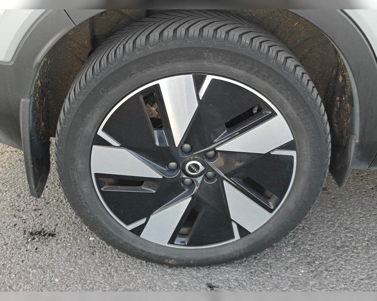 2024 Volvo C40
