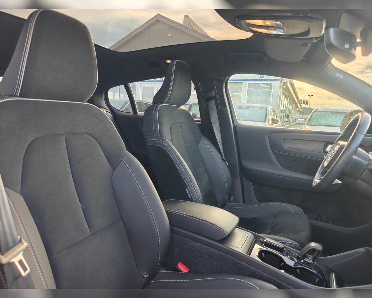 2024 Volvo C40