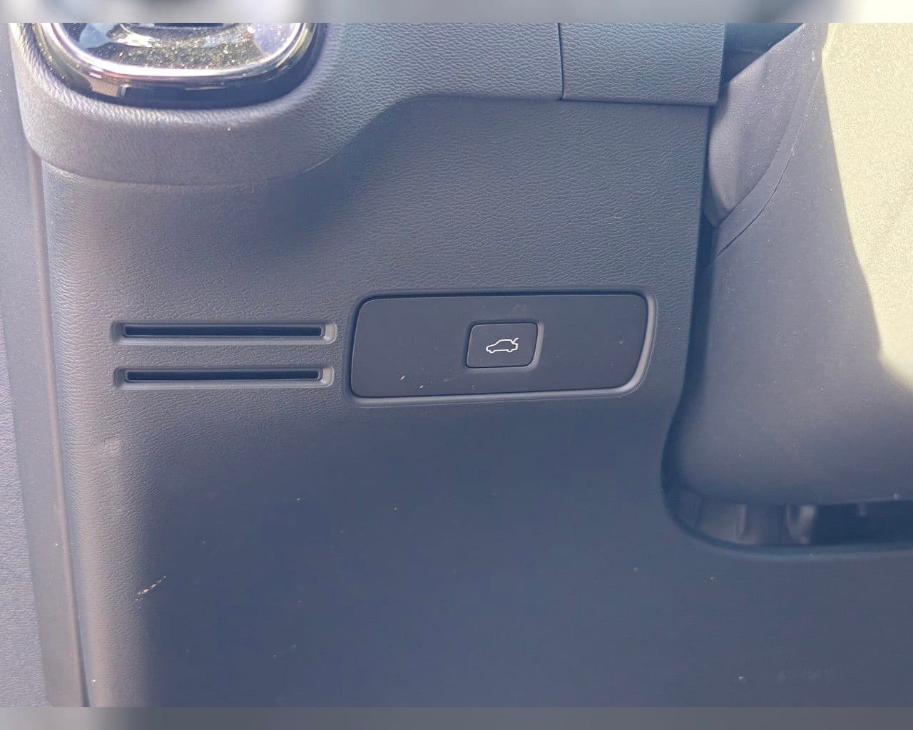 2024 Volvo C40