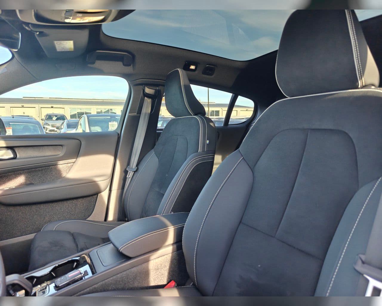 2024 Volvo C40