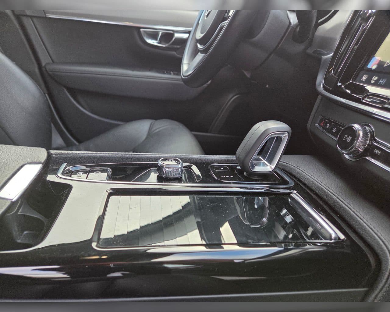 2022 Volvo V90