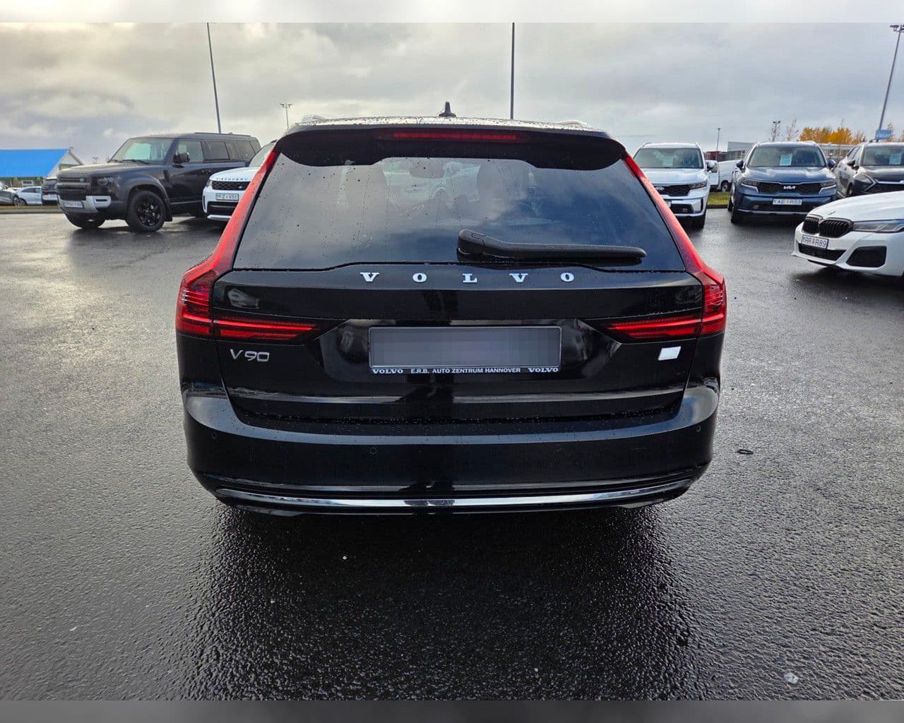 2022 Volvo V90