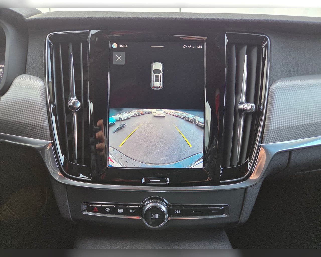2022 Volvo V90