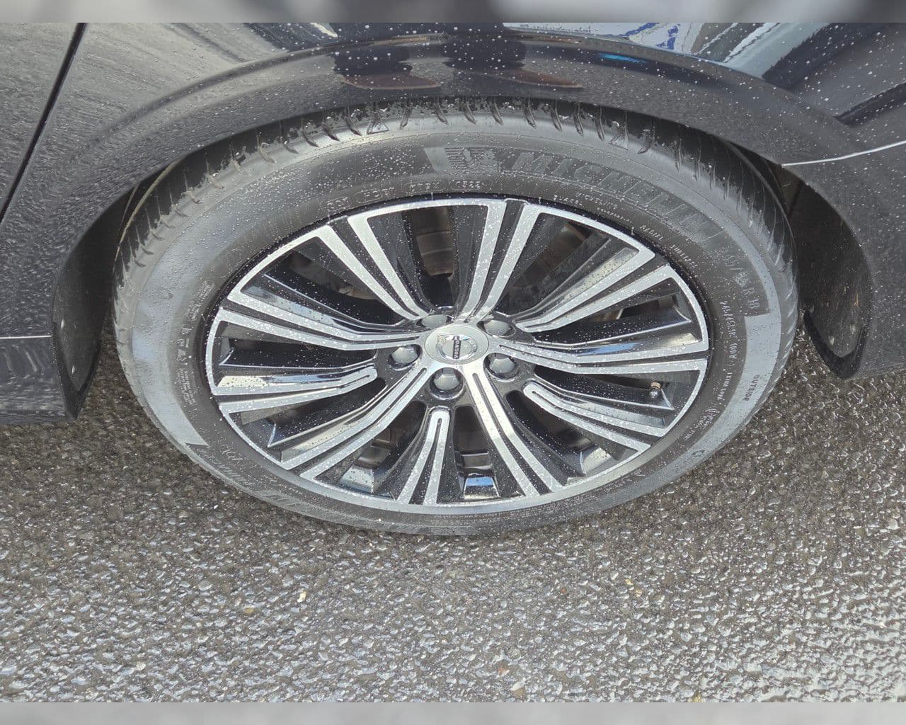 2022 Volvo V90