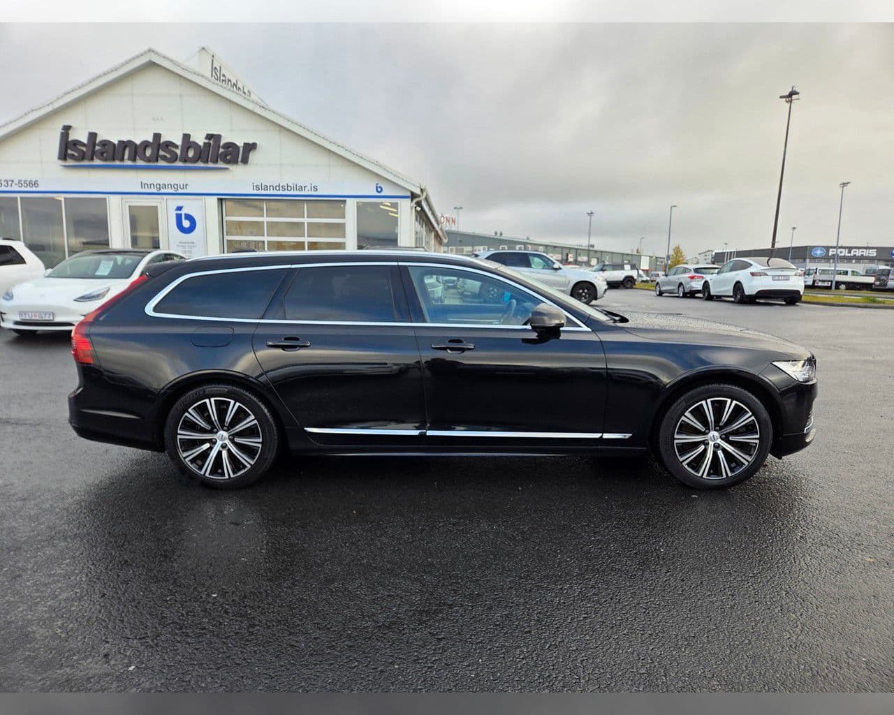 2022 Volvo V90