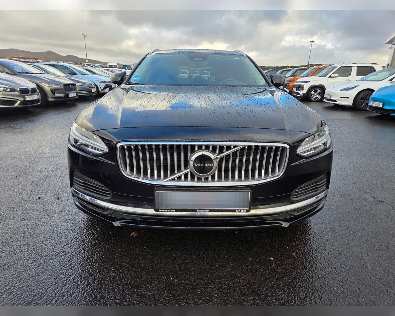 2022 Volvo V90