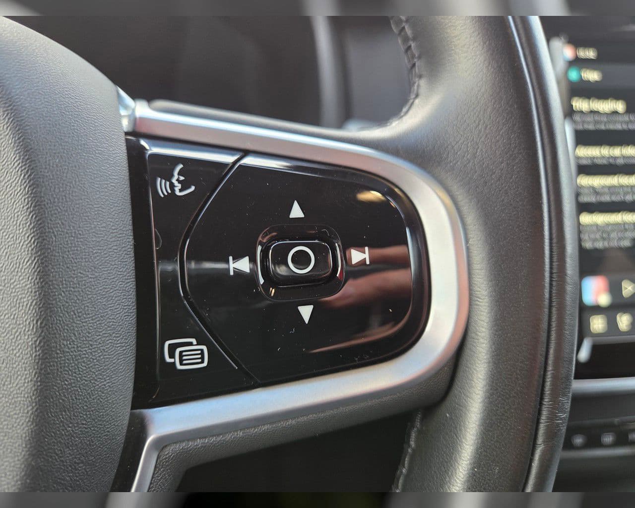 2022 Volvo V90
