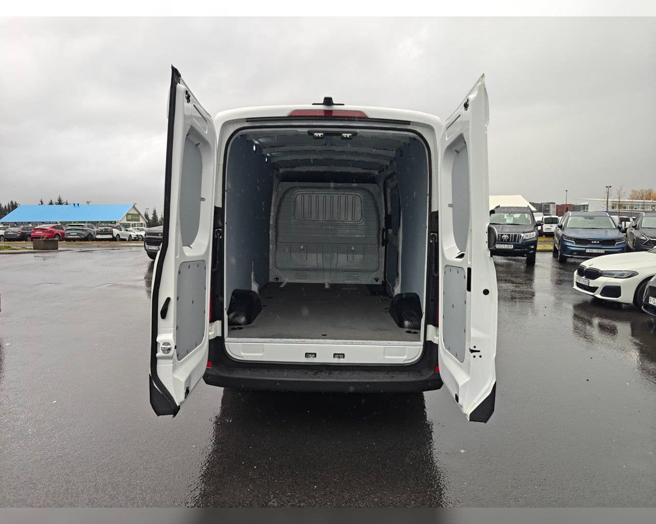 2024 Maxus Deliver 9