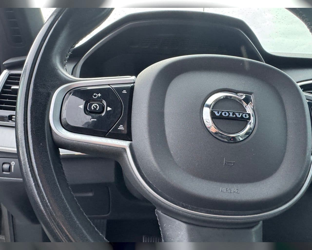 2022 Volvo XC90