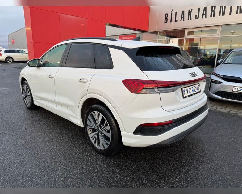 2025 Audi Q4 45 e-tron