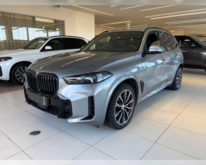2025 BMW X5 xDrive50e M-Sport
