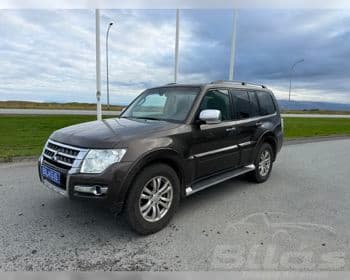2017 Mitsubishi Pajero