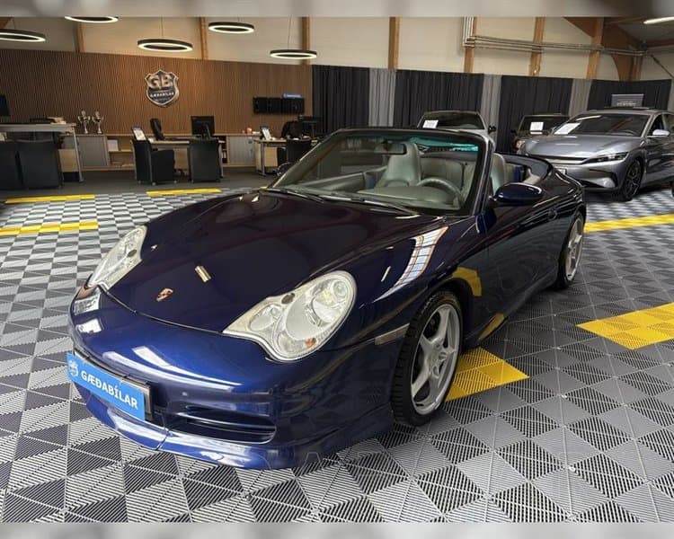 2002 Porsche 911 Carrera 4