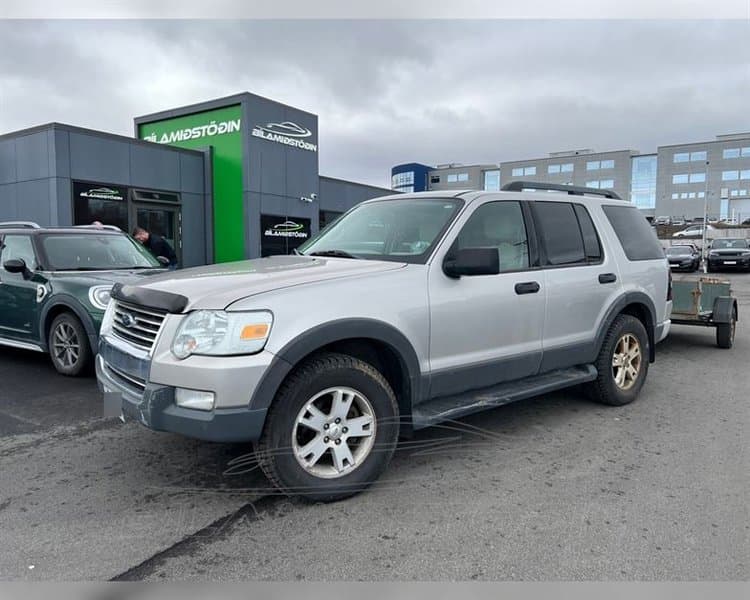 2005 Ford Explorer XLT AWD