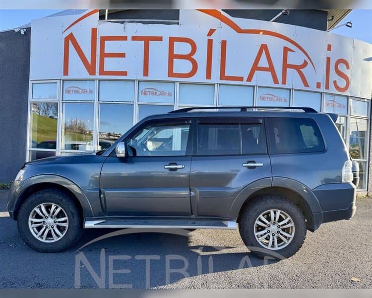 2012 Mitsubishi Pajero Instyle 7-Manna
