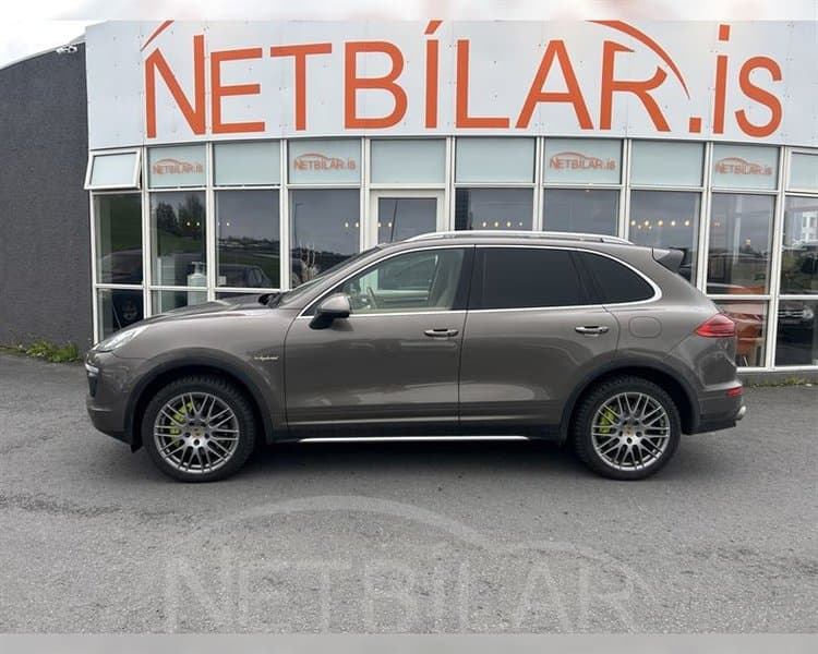 2015 Porsche Cayenne S E-Hybrid