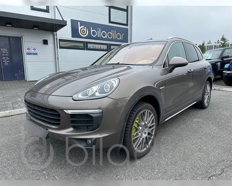 2015 Porsche Cayenne S E-Hybrid