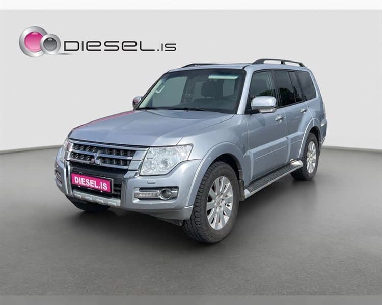 2016 Mitsubishi Pajero Instyle