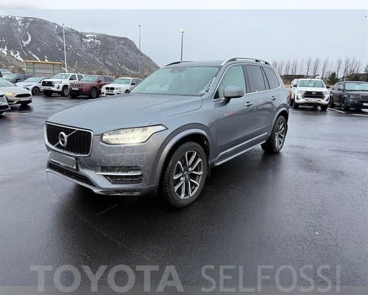 2016 Volvo XC90 Momentum