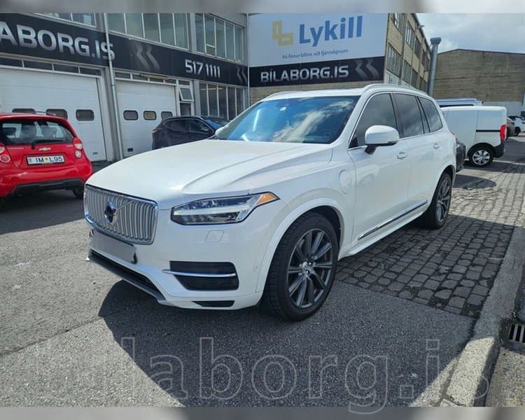 2016 Volvo XC90 T8 Hybrid