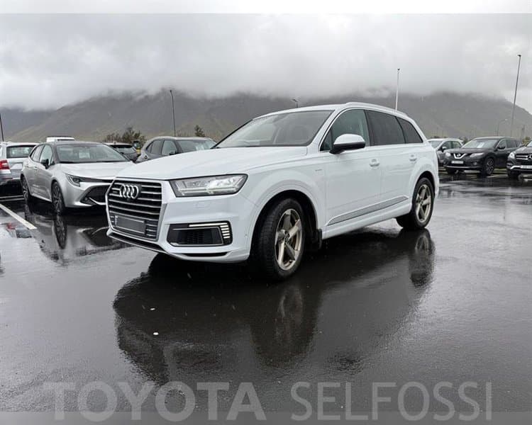 2017 Audi Q7 e-tron Plug-in