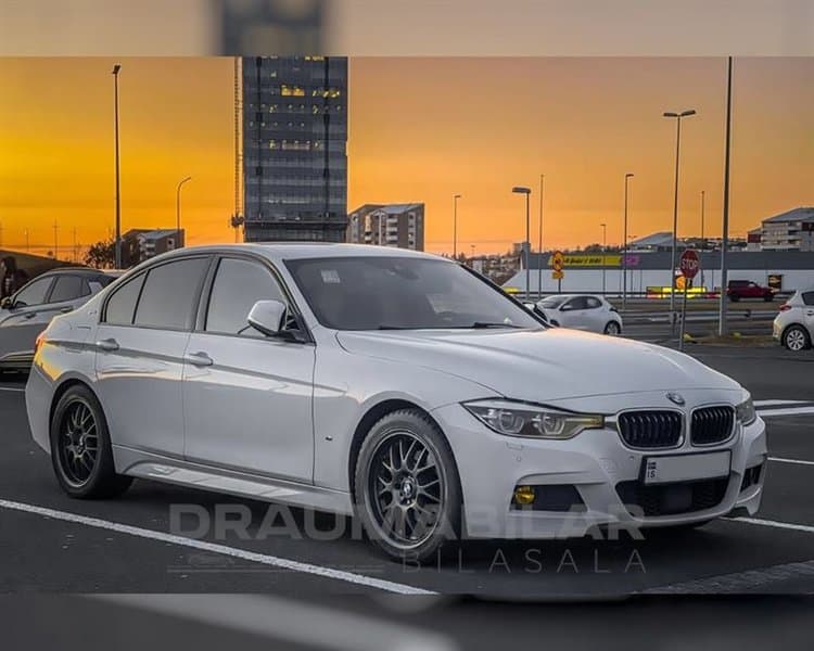 2017 BMW 3 Series 330e M-Sport