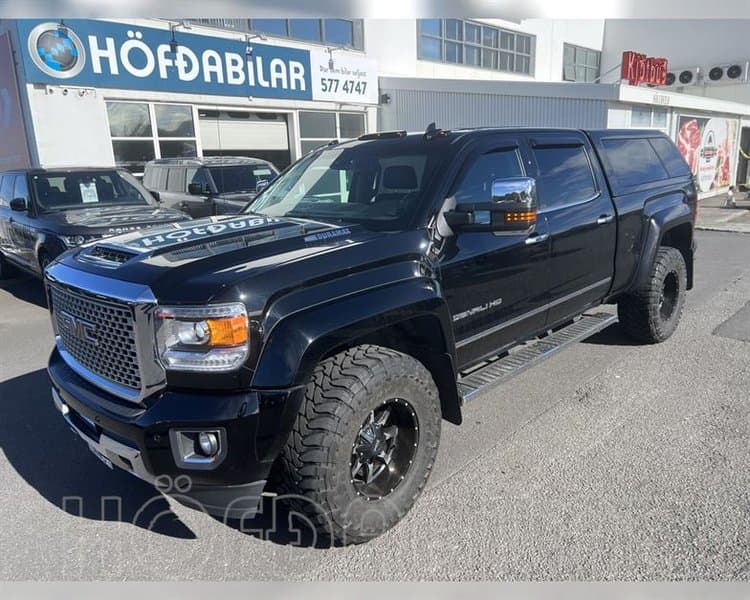 2017 GMC Sierra Denali 3500HD