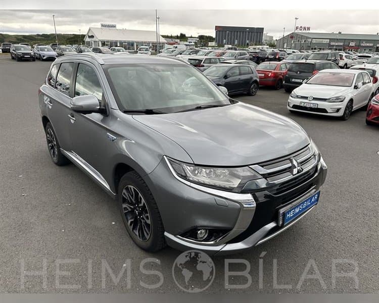 2017 Mitsubishi Outlander Invite
