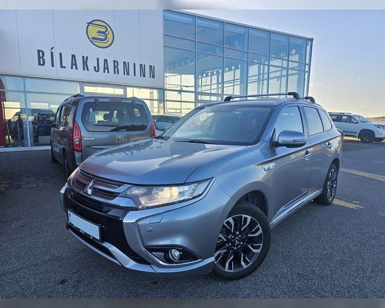 2017 Mitsubishi Outlander Invite PHEV
