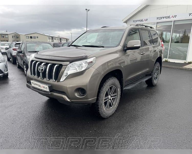 2017 Toyota Land Cruiser 150 33