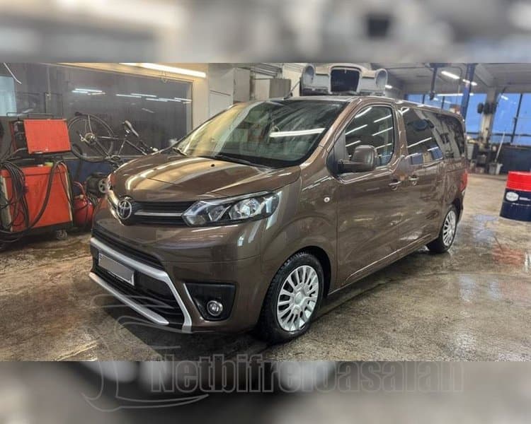 2017 Toyota Proace 8 Sæta
