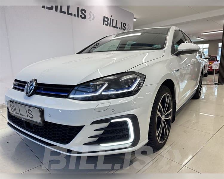2017 Volkswagen Golf GTE
