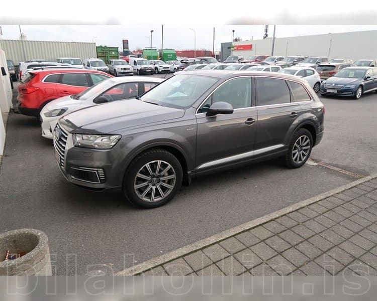 2018 Audi Q7 e-tron