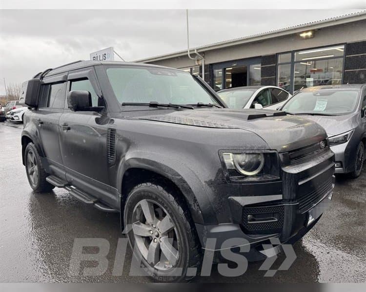 2020 Land Rover Defender HSE 7-Manna