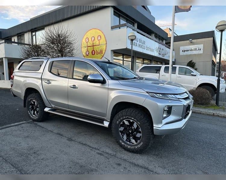 2020 Mitsubishi L200 Style