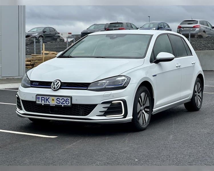 2020 Volkswagen Golf GTE