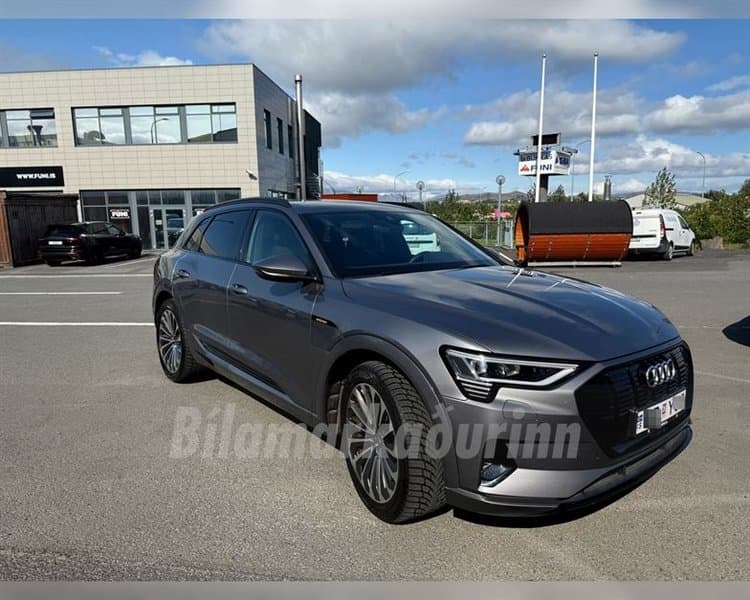 2021 Audi e-tron 50 S Line