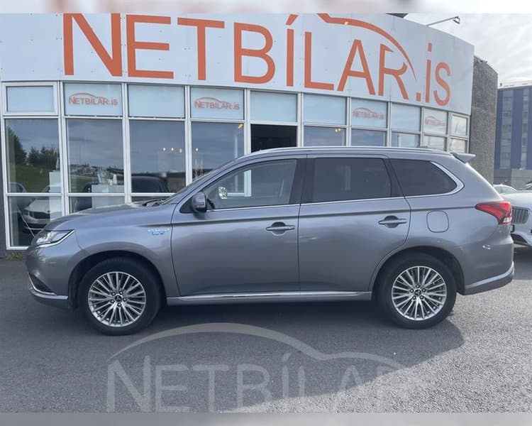 2021 Mitsubishi Outlander Invite PHEV