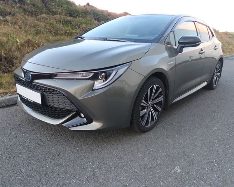 2021 Toyota Corolla H/B Style Hybrid BI-Tone