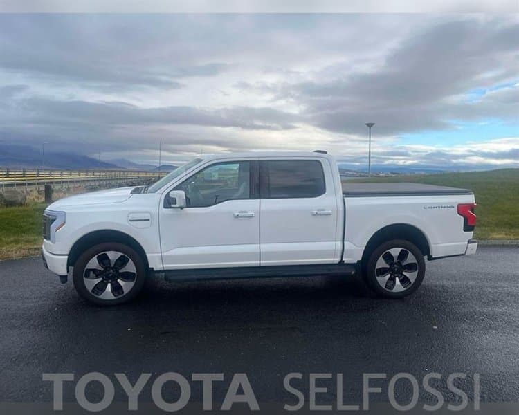2022 Ford F-150 Lightning Platinum 131kWh