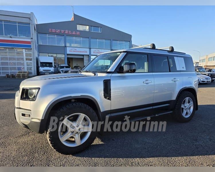 2022 Land Rover Defender SE P400