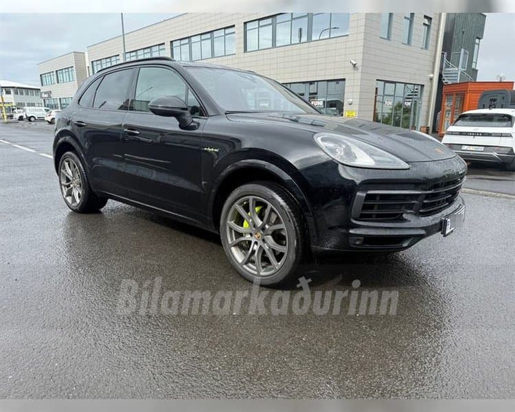 2022 Porsche Cayenne E-Hybrid
