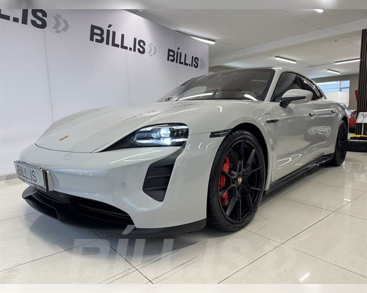 2022 Porsche Taycan GTS